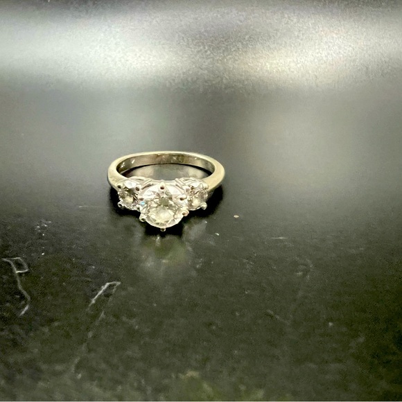 Diamond Ring - Picture 2 of 9